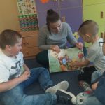 Bajkoterapia ????-  ,,Kura znosząca złote jajka” – rozwijanie fantazji dziecka, poprzez pracę plastyczną na podstawie literatury dziecięcej